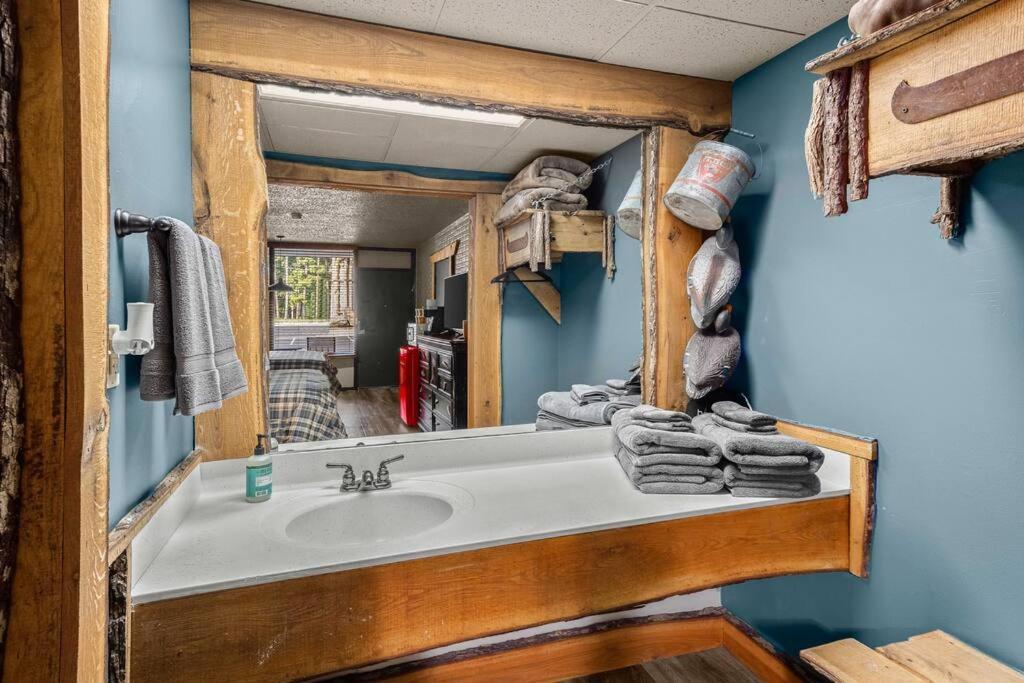 Stonegate Lodge King Bed Wifi Roku Tv Salt Water Pool Room #203 尤里卡斯普林斯 外观 照片