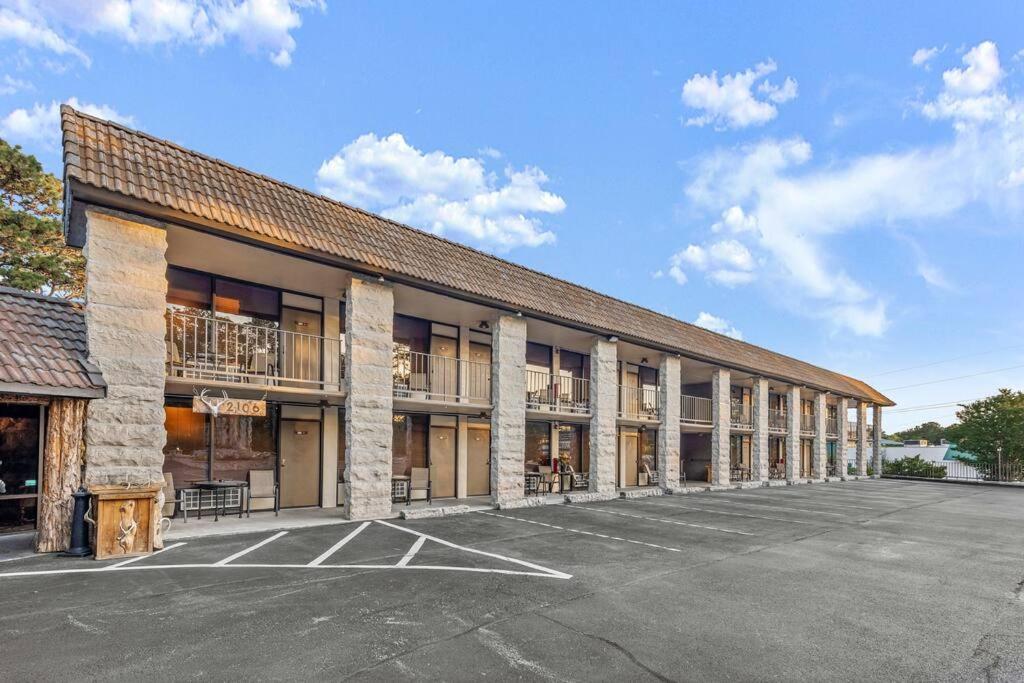 Stonegate Lodge King Bed Wifi Roku Tv Salt Water Pool Room #203 尤里卡斯普林斯 外观 照片